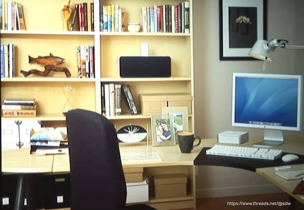 ไอเดียจัดโต๊ะทำงานสไตล์ Steve Jobs ผู้ก่อตั้ง Apple