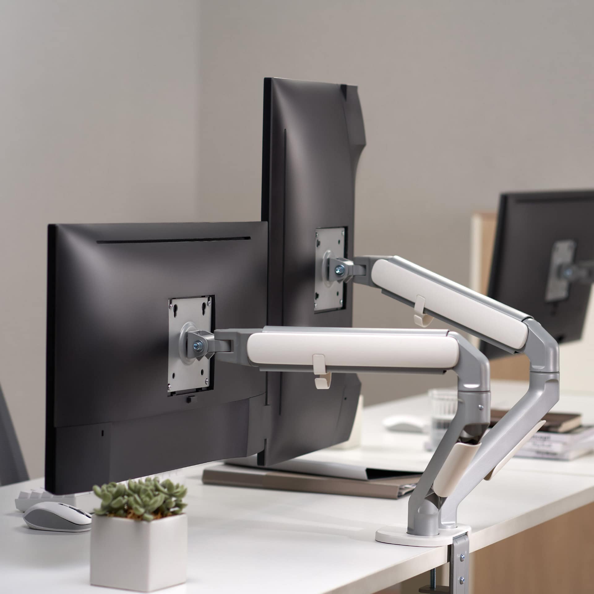 Simple Dual Monitor arm-Matte Silver-01 แขนจับจอคู่ LIV Simple Dual Monitor Arm - Modern Minimal Design - Image 9